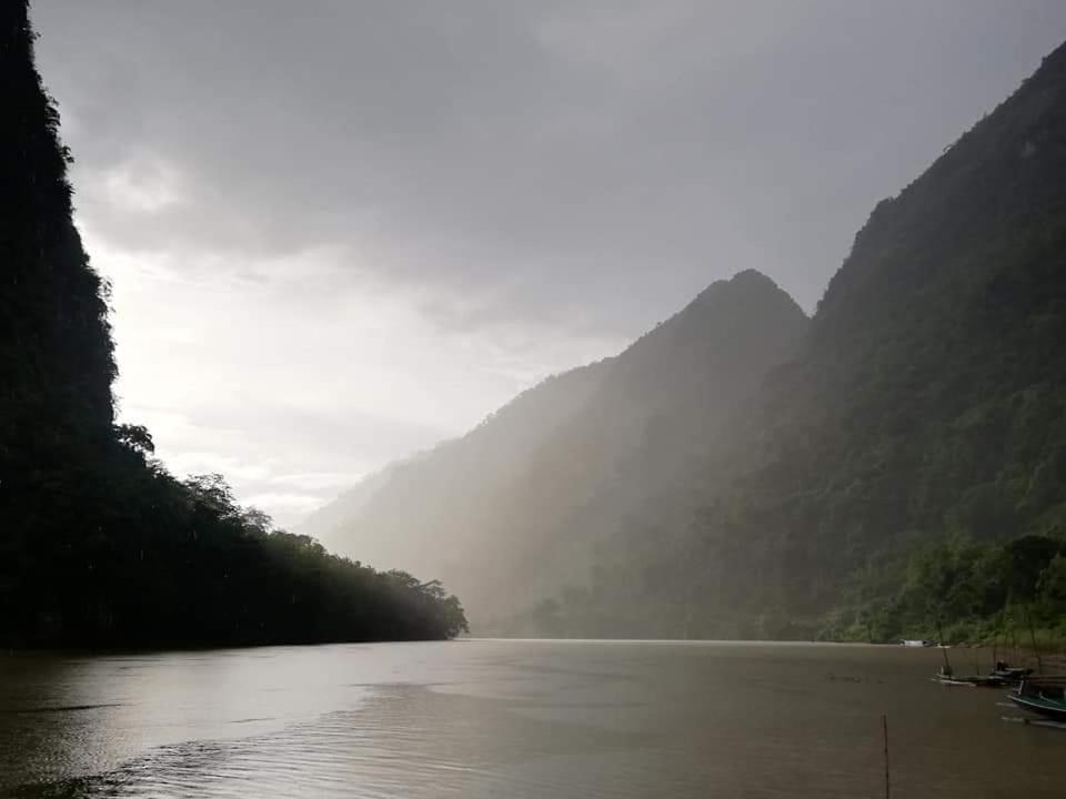 Ou River House Nong Khiaw ภายนอก รูปภาพ